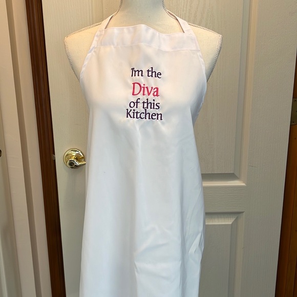 Embroidered Apron.One size fits most. I’m the Diva of this Kitchen. Great gift! - Picture 4 of 6